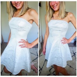Express size 2 silver strapless cocktail dress 🌸